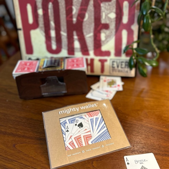 •NEVER USED• 100% Recyclable & Durable Mighty Wallet with Playing Cards Design - Picture 13 of 14